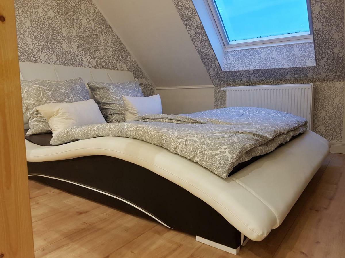 Zucht- Und Ausbildungsstall Rubly Kleinbundenbach Exterior foto